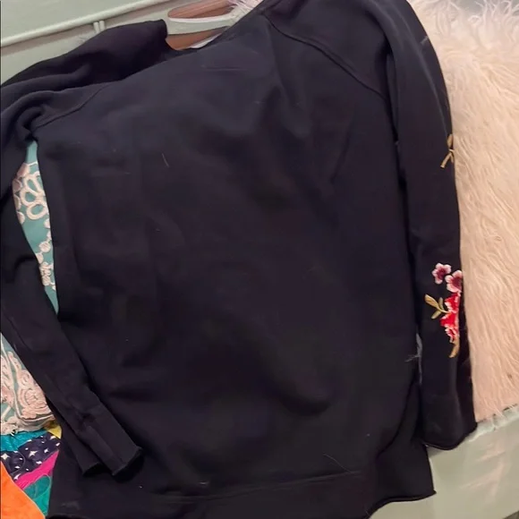 Johnny Was Black Floral Embroidered Top - Picture 5 of 6